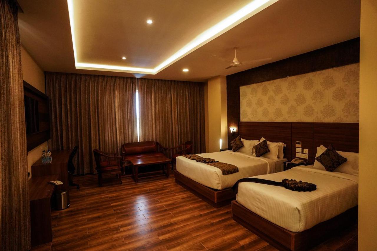 V Five Hotel Singapperumalkovil Ngoại thất bức ảnh